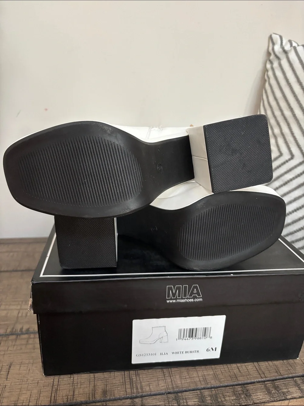 MIA zipper sole chunky